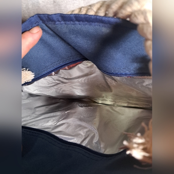 Red and Blue Anchor Tote/Beach Bag with Rope Handle Exterior Pocket Insulated - Picture 4 of 4